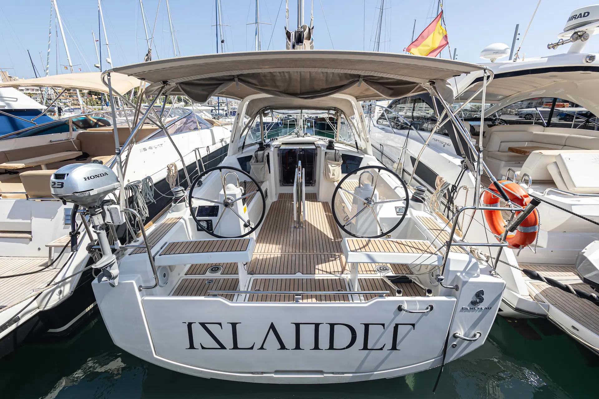 Islander Charter yacht full exterior view