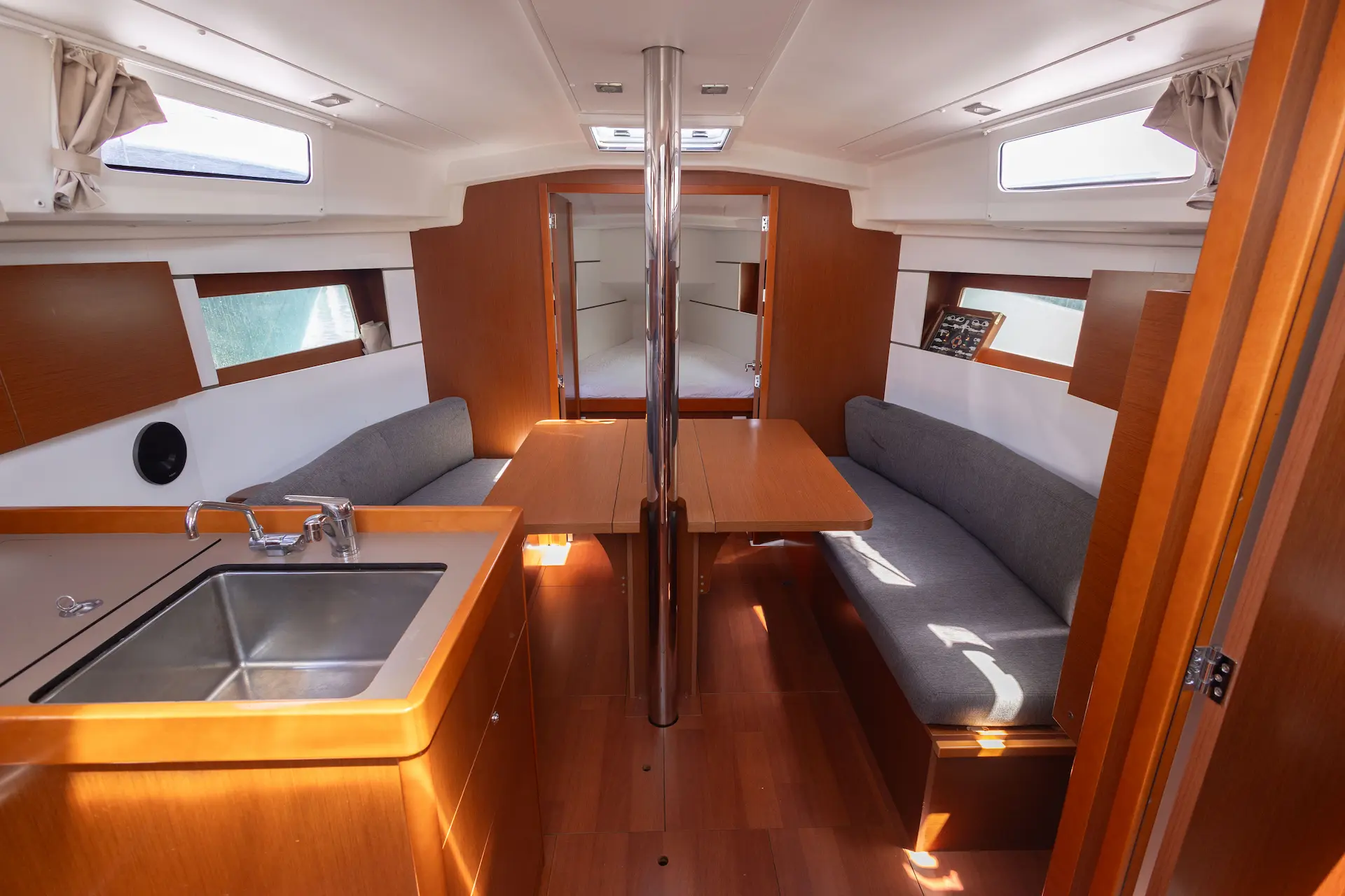 Islander Charter Beneteau Oceanis 35.1 yacht deck view
