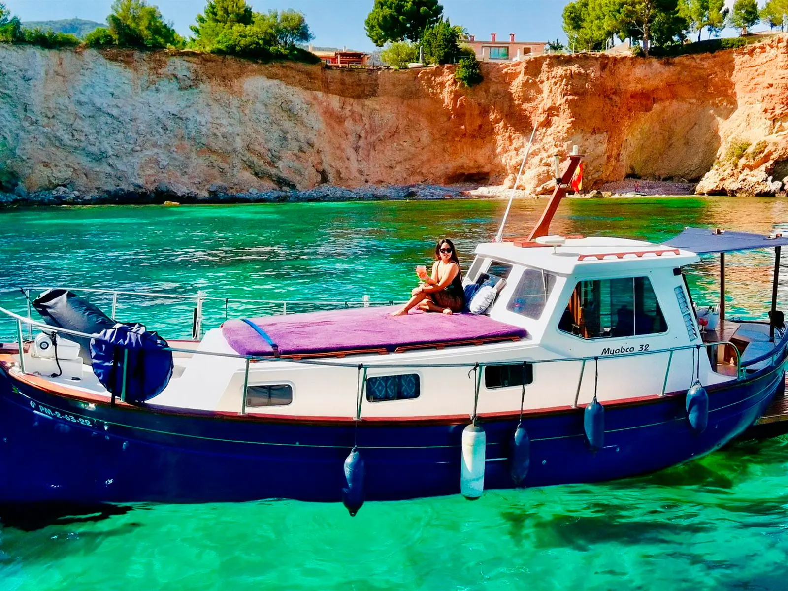 Traditional Mallorcan llaut charter