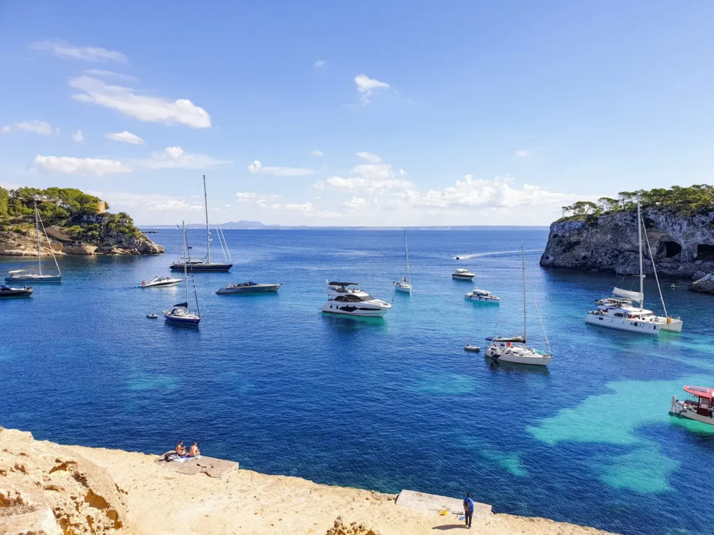 Islander Charter anchored in Cala del Mago