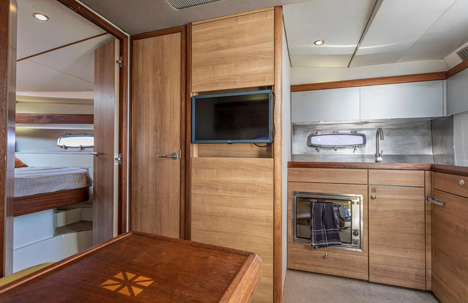 Sealine Sport 35 private boat rental Palma