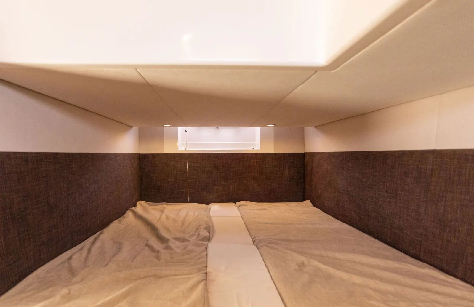 Sealine Sport 35 luxury motorboat Palma Bay