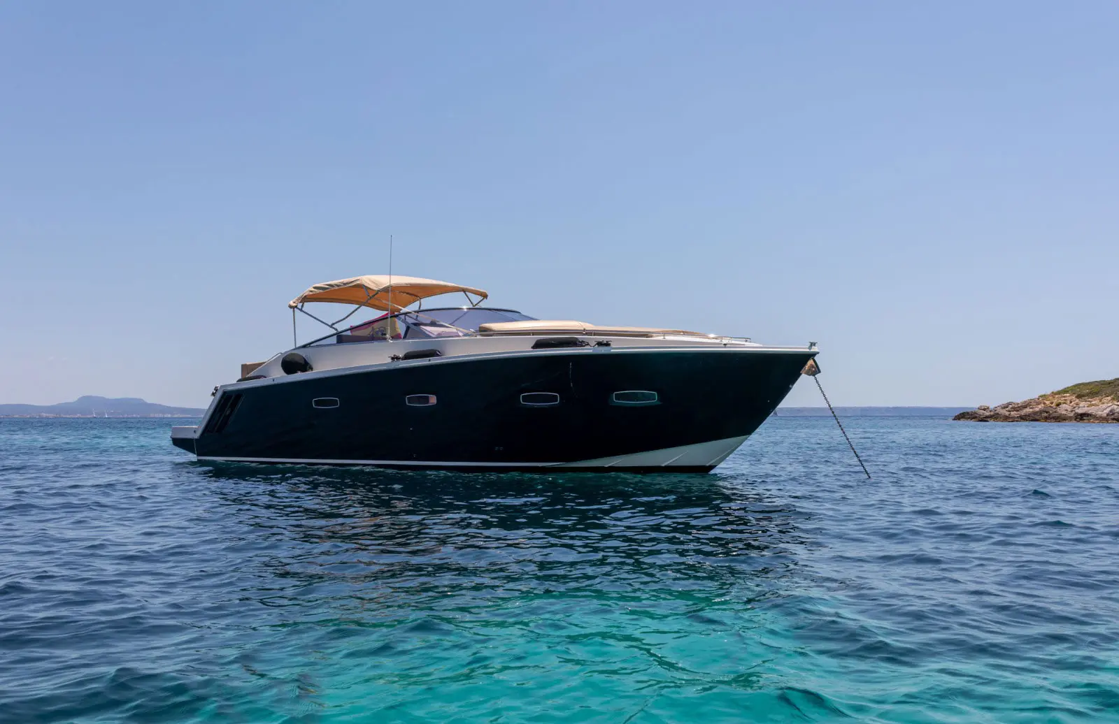 Sealine Sport 35 motor yacht charter Palma