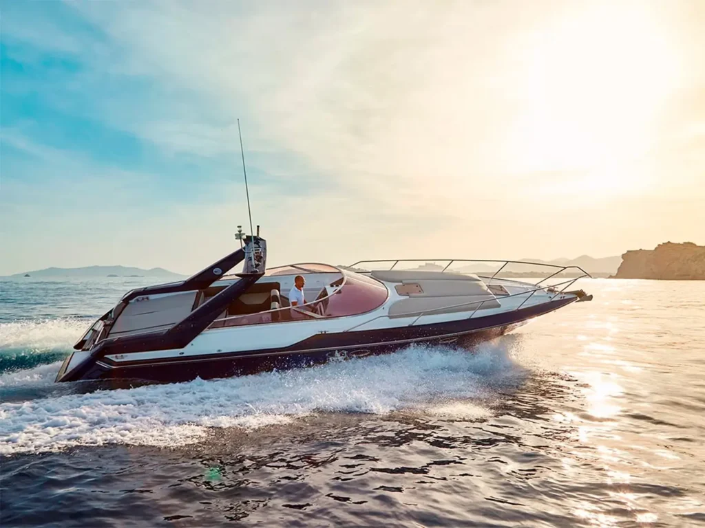 Sunseeker Thunderhawk 43 exterior – Motor yacht charter Palma de Mallorca