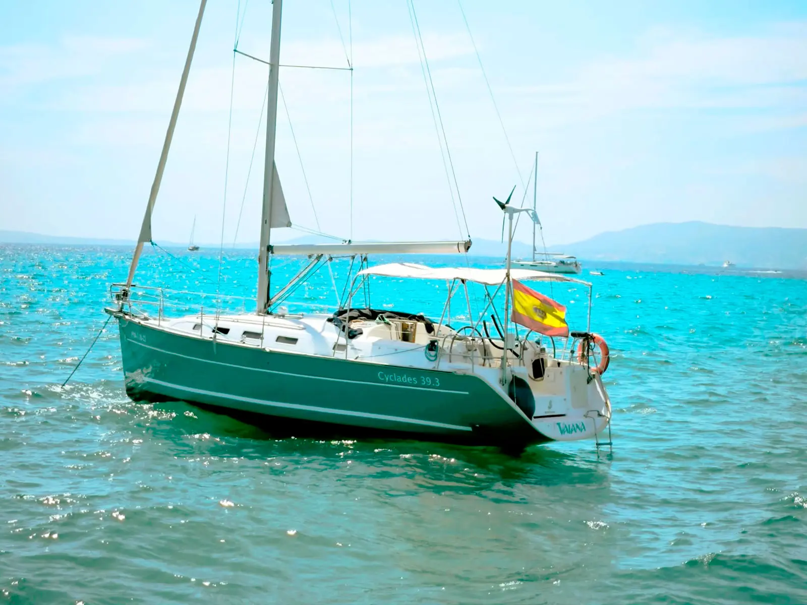 Beneteau Cyclades 39.3 stern view – Private yacht rental Palma