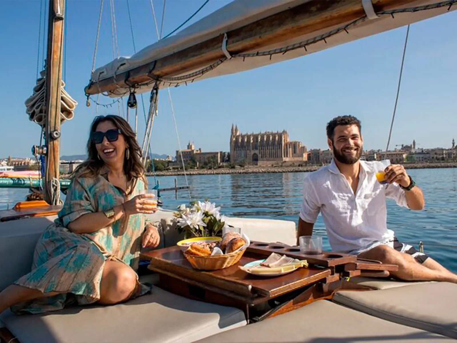 Formosa 41 underway – Group sailing experience Palma Bay