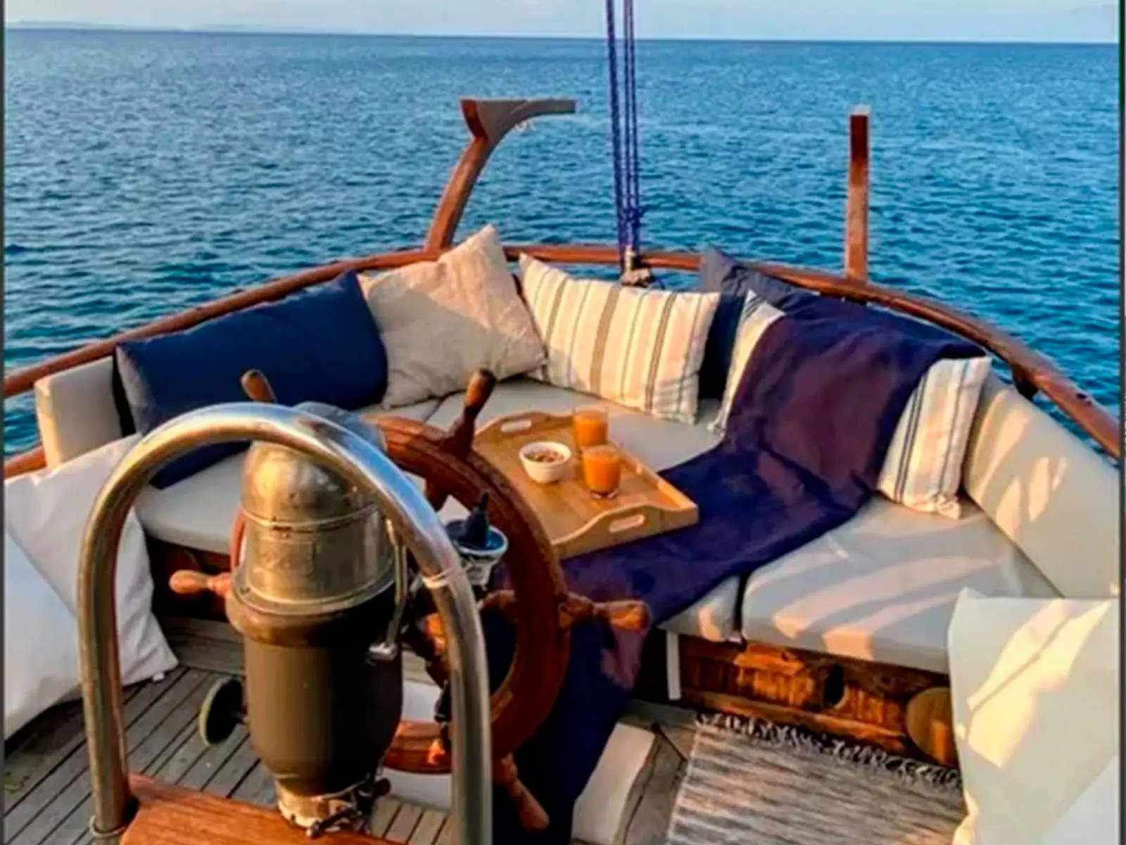 Formosa 41 pirate sailing yacht exterior – Day charter Palma de Mallorca