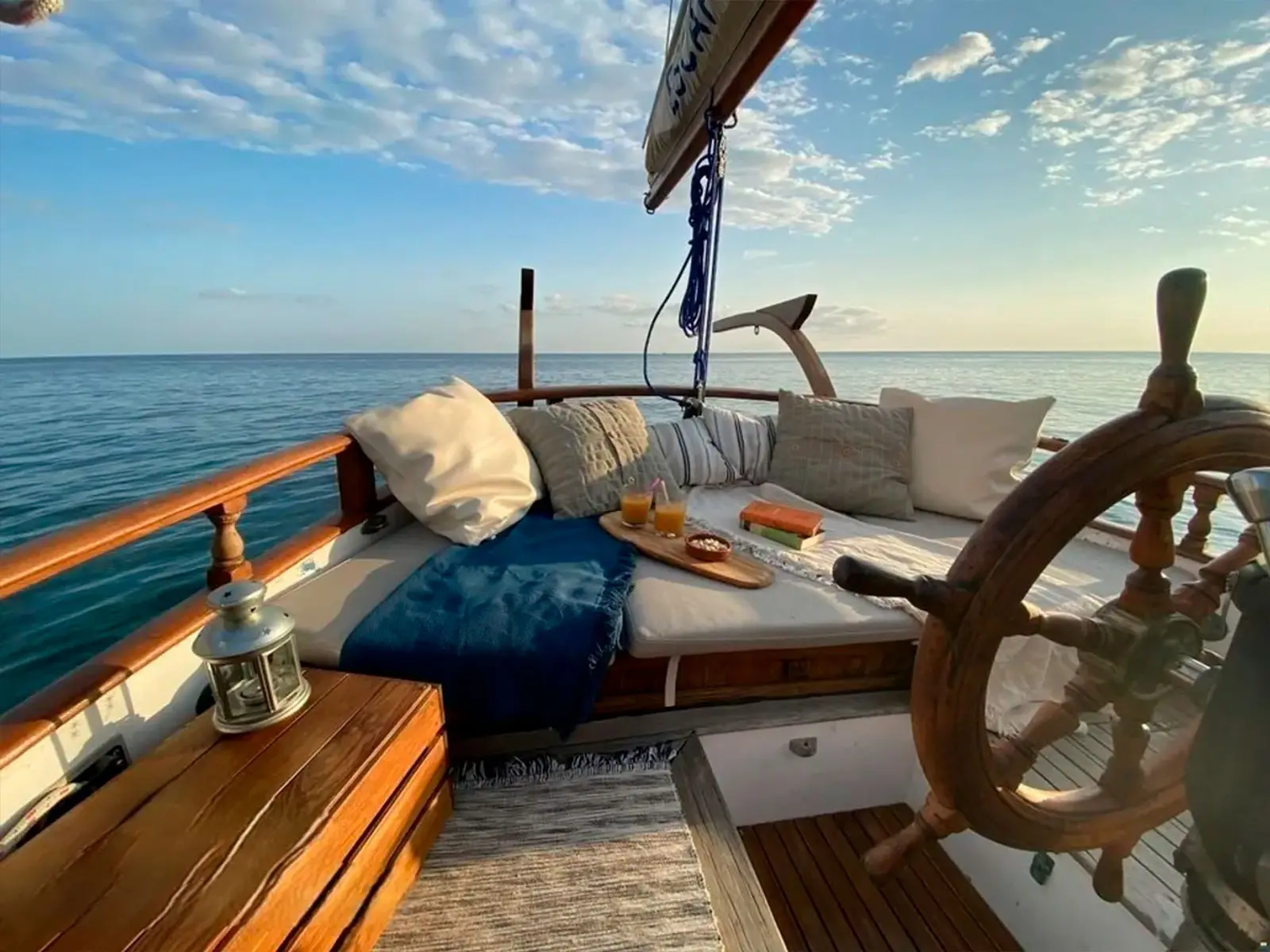 Formosa 41 deck view – Private boat charter Palma de Mallorca