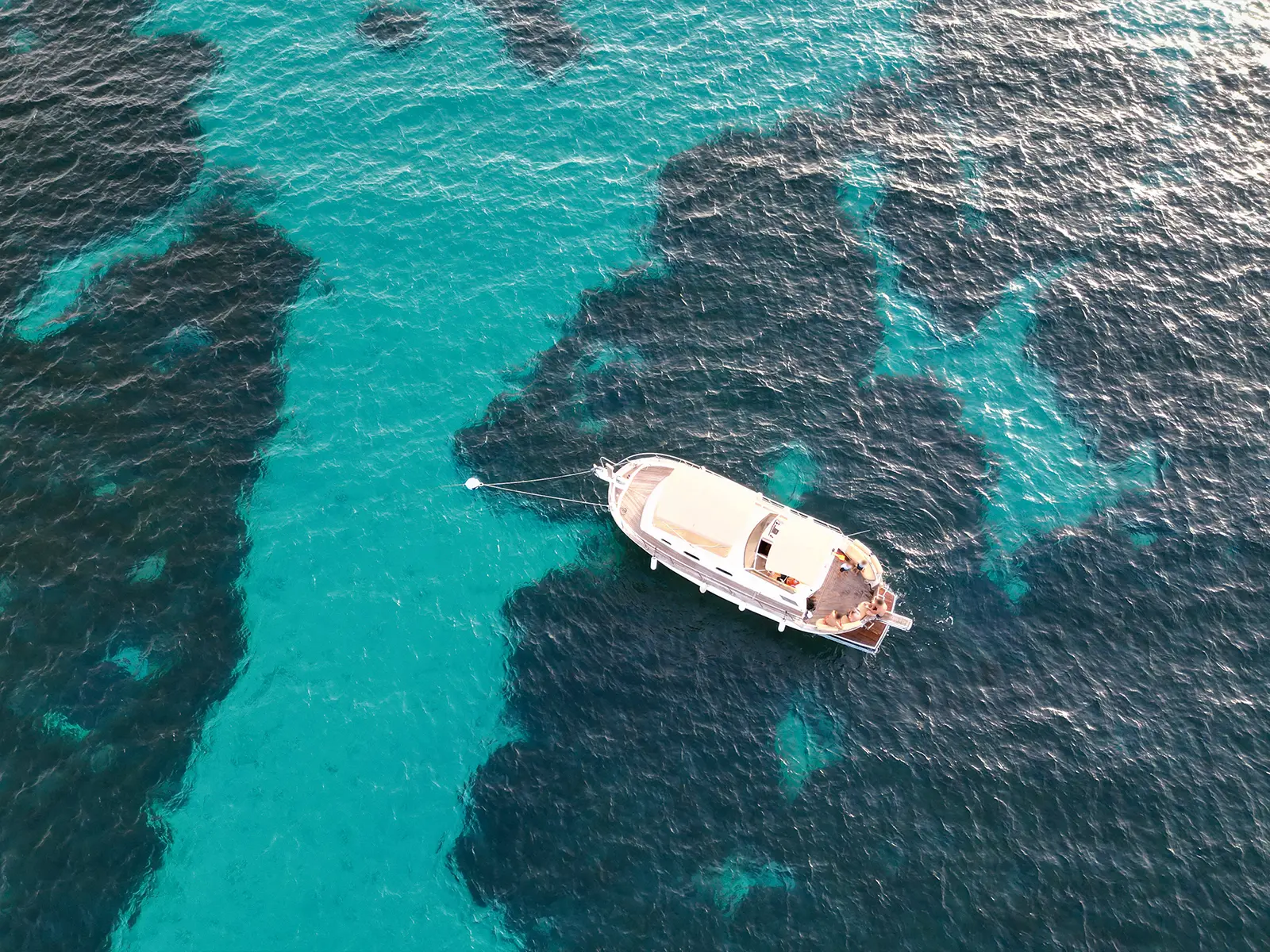 Llaut Menorquin 120 Open underway – Group boat charter Palma Bay